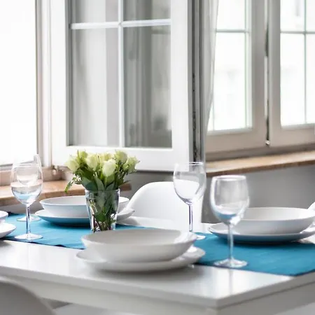 Апартаменты Targ Na Starym Miescie Z Widokiem Na Rzeke Free Parking