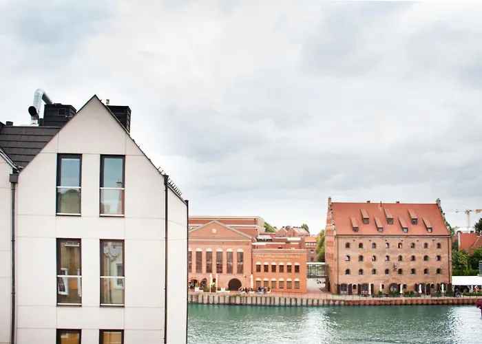 Targ Na Starym Miescie Z Widokiem Na Rzeke Free Parking Gdańsk