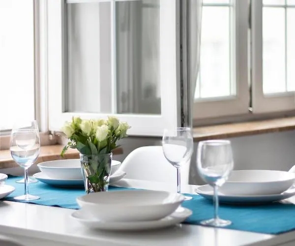 아파트 Targ Na Starym Miescie Z Widokiem Na Rzeke Free Parking