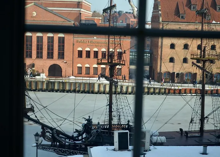 아파트 Targ Na Starym Miescie Z Widokiem Na Rzeke Free Parking *